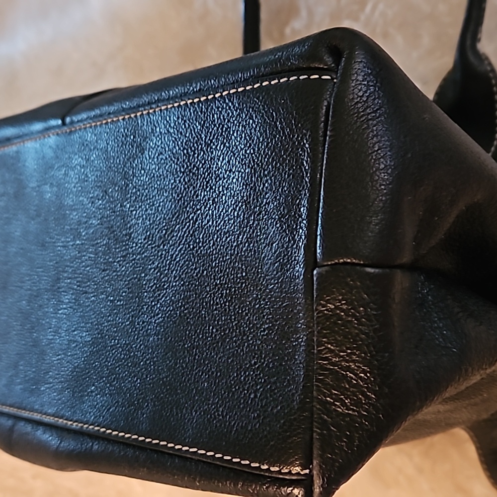 Dooney & Bourke Pebble Grain Handbag - Picture 4 of 15